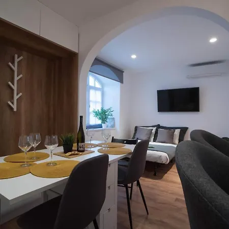 Ferienwohnung Pintes 38 Dunaújváros Exterior foto