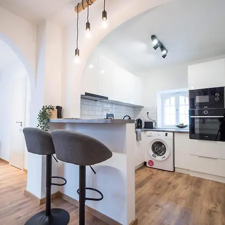 Ferienwohnung Pintes 38 Dunaújváros Exterior foto